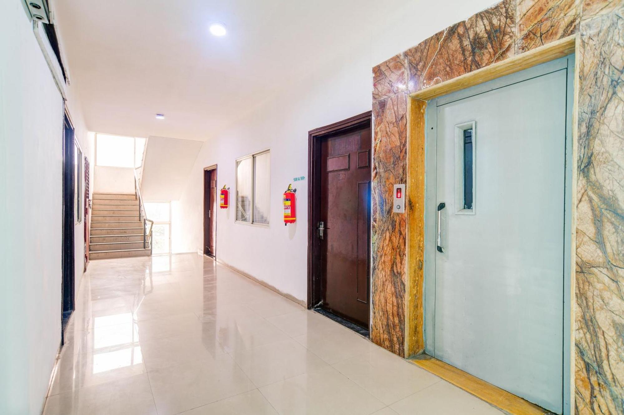 OYO 36855 Hotel Indraprasth Indore Exteriör bild
