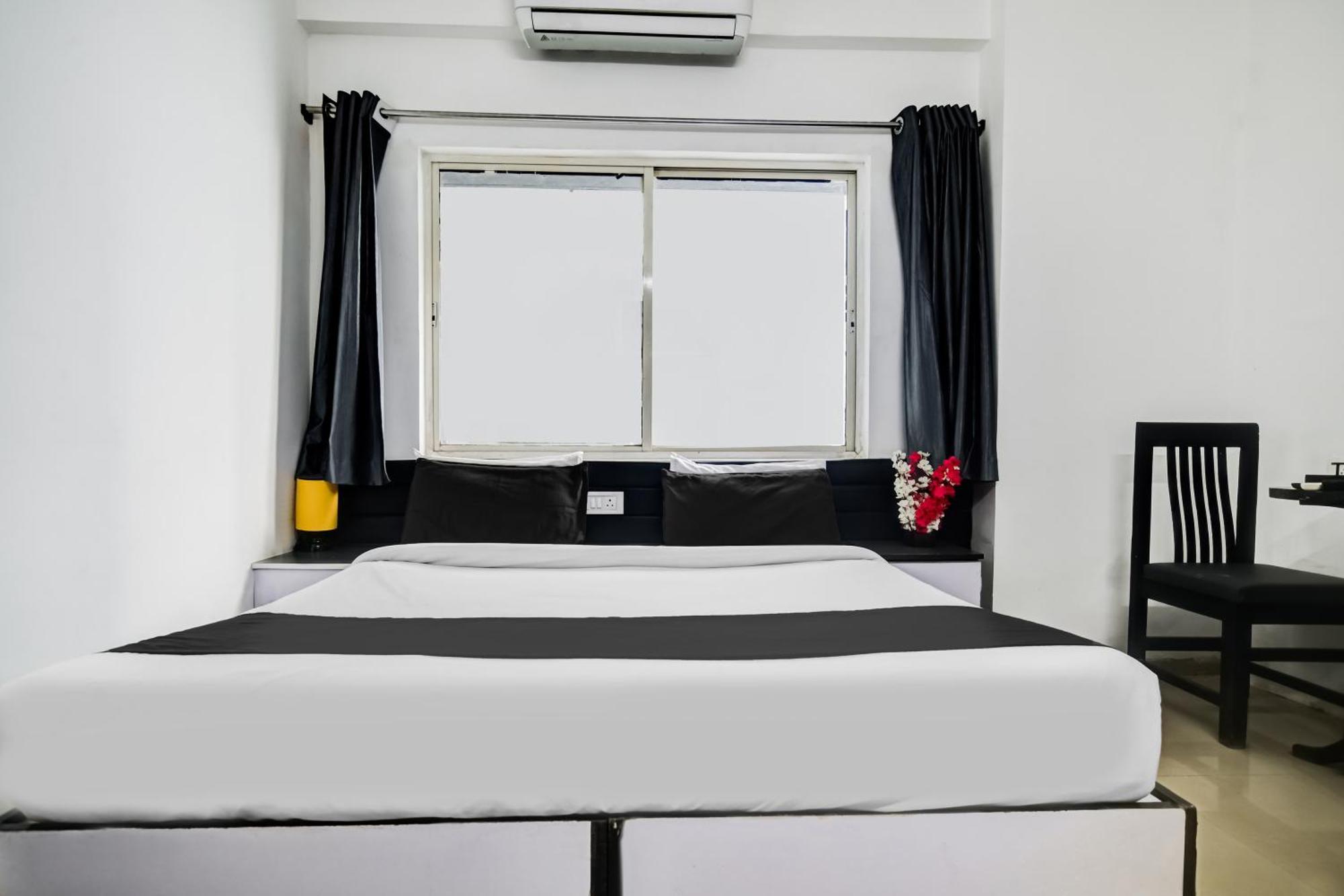 OYO 36855 Hotel Indraprasth Indore Exteriör bild