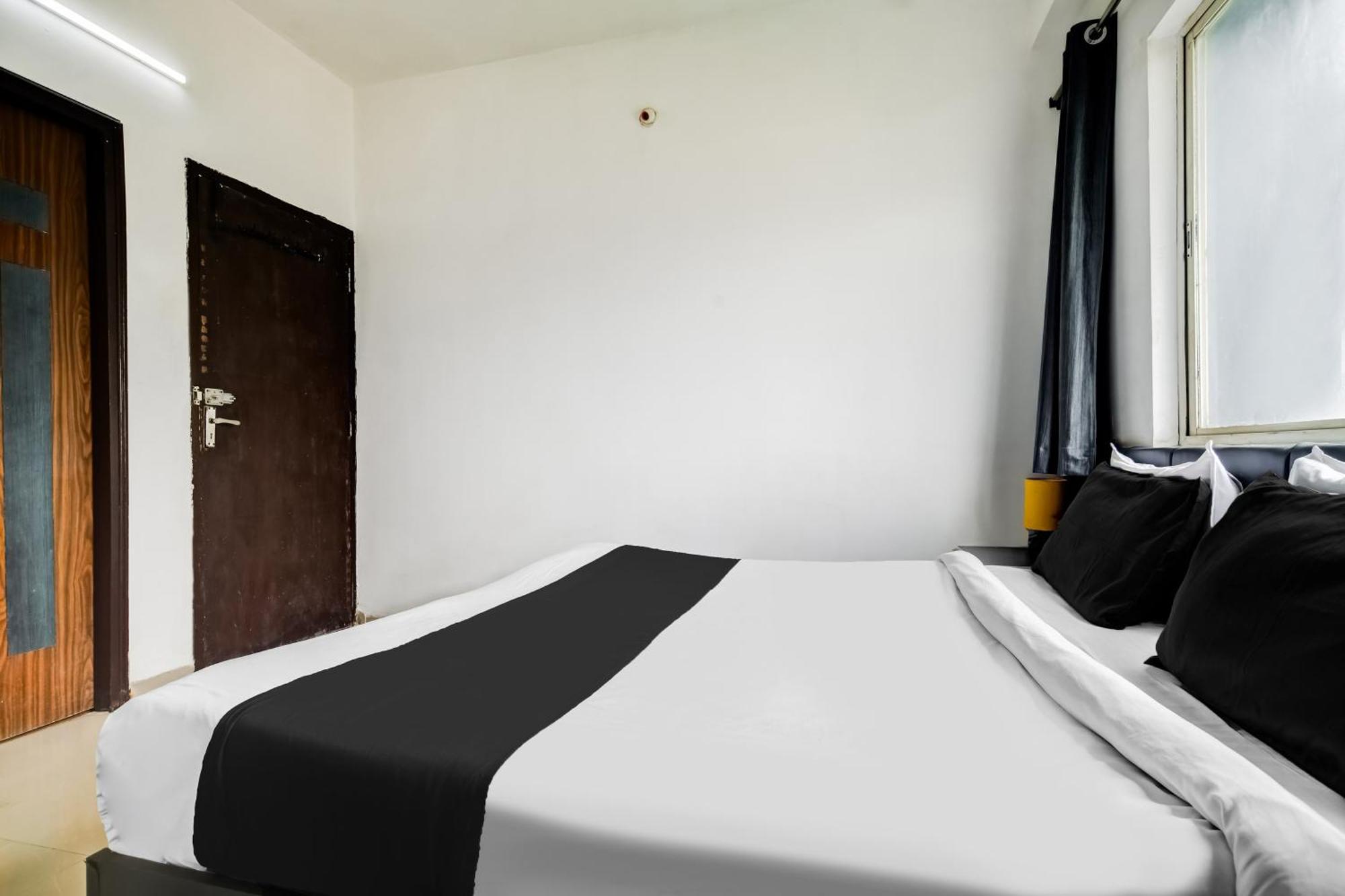 OYO 36855 Hotel Indraprasth Indore Exteriör bild