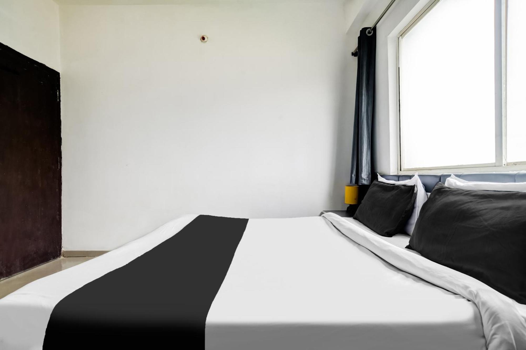 OYO 36855 Hotel Indraprasth Indore Exteriör bild